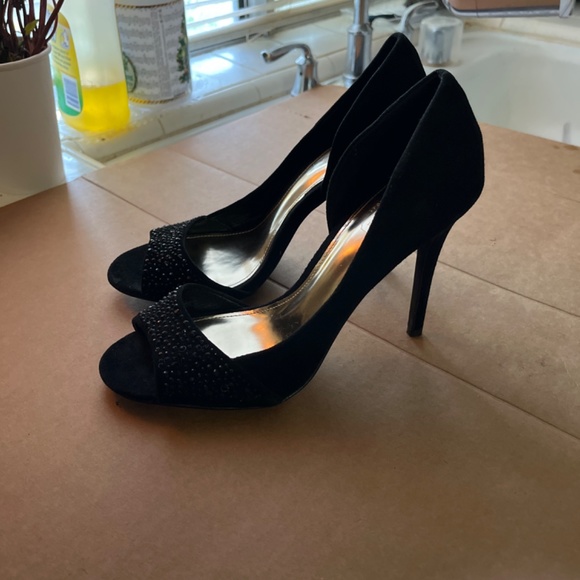 Shoes - Picture 3 of 4